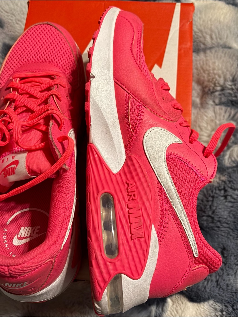 Nike Women’s Athletic Sneakers in Hot Pink and White - Picture 8 of 11